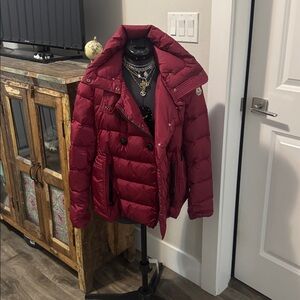 🧚🏻‍♀️ - Moncler crop puffer jacket - womens size 1 (small)